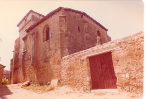 Trasera de la iglesia de Gumiel de Izán