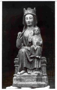Imagen de frente y en b/n de la primitiva Virgen del Río