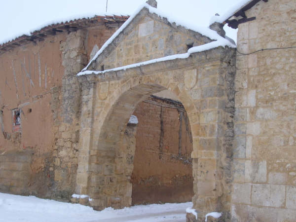 El Arco del Matadero nevado, puerta norte